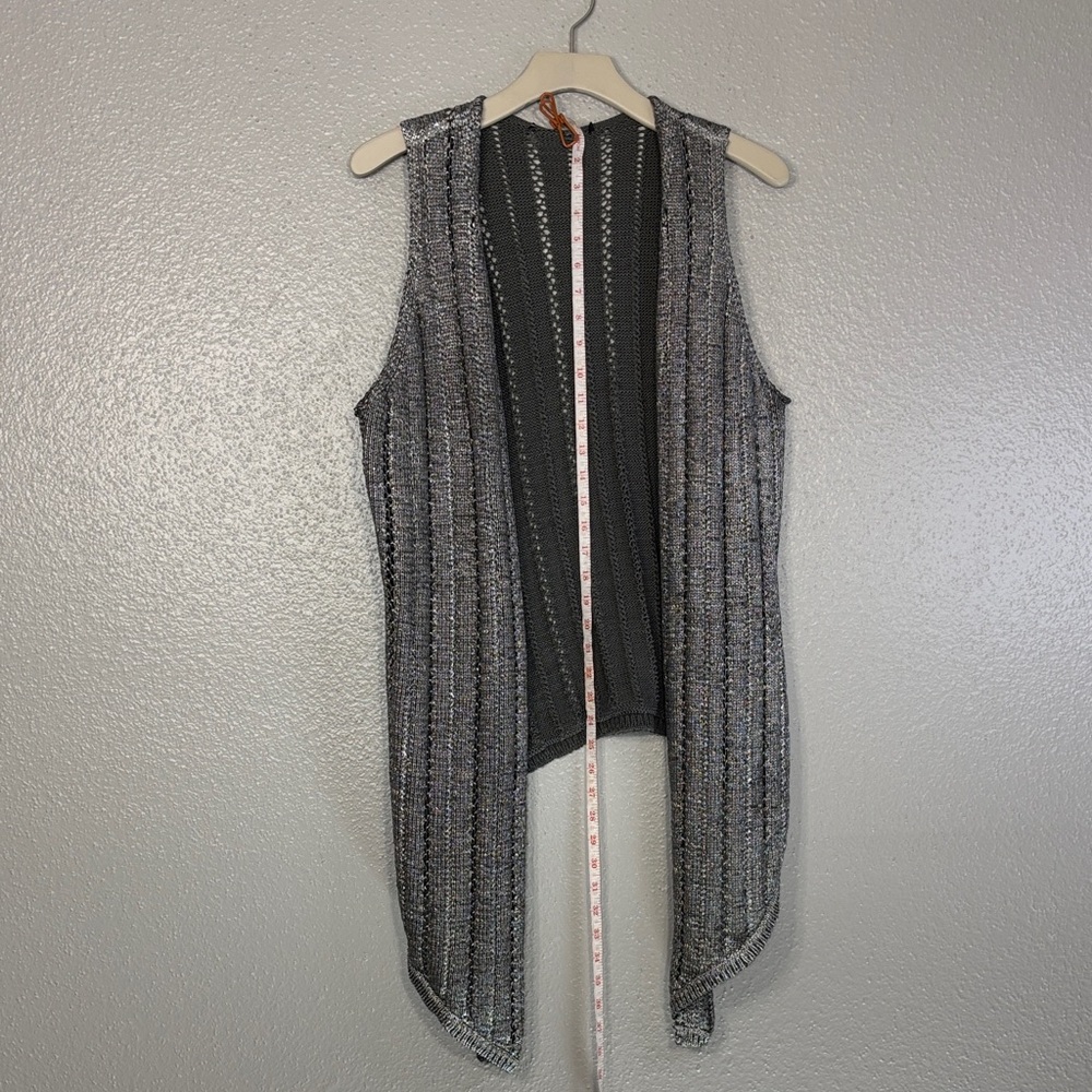 Gray Sleeveless Open Front Cardigan - Picture 2 of 3